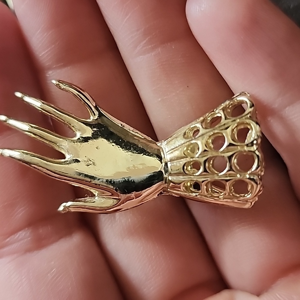 VTG Gold Hand-Shaped Brooches - Picture 5 of 7